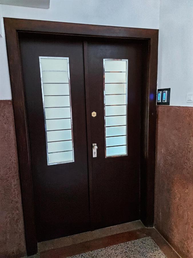 Apartma Square *