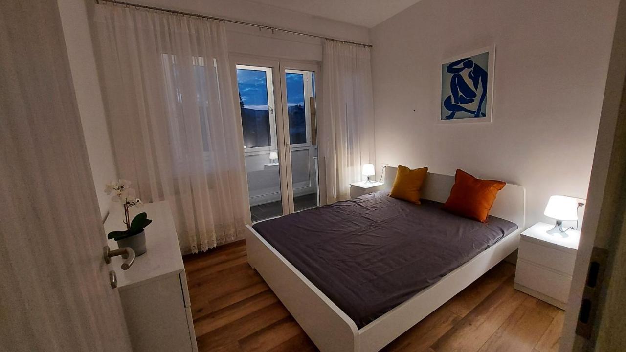Apartma Square *