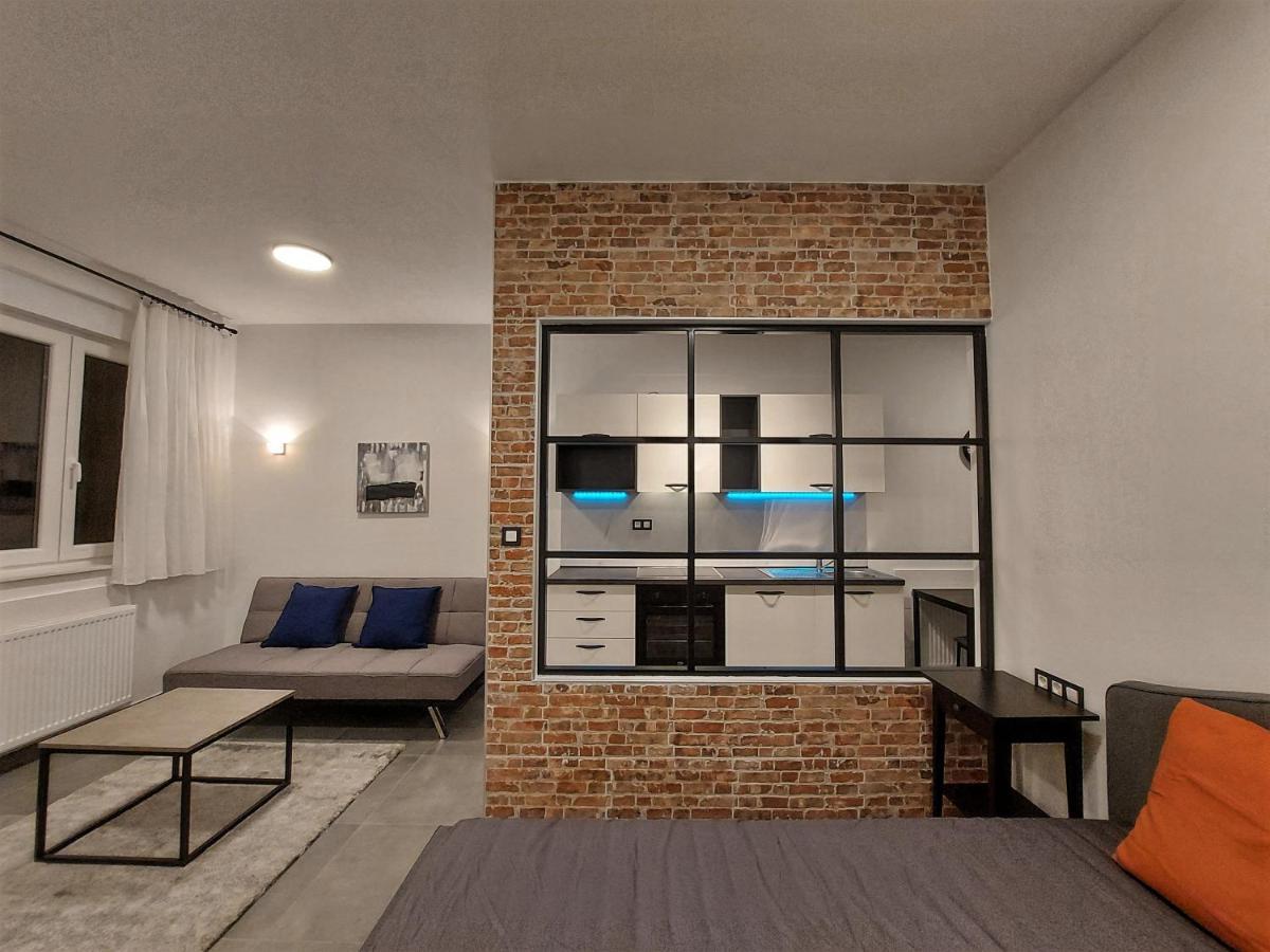 Square Apartma